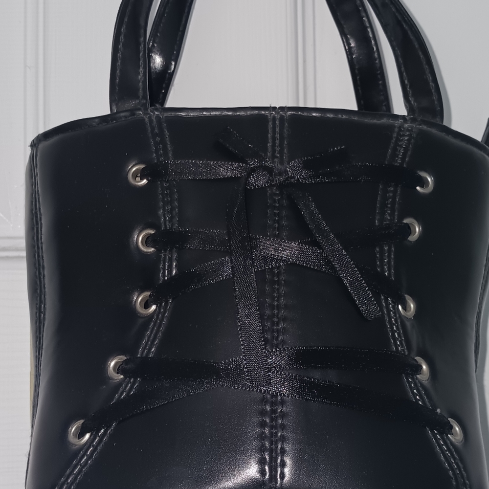 Bustier handbag
